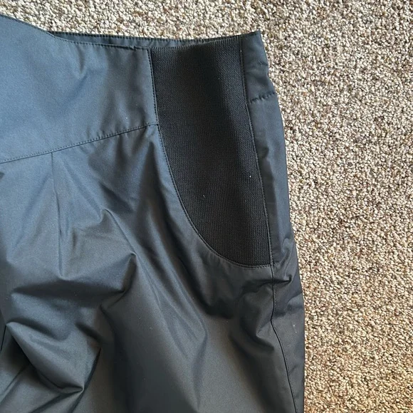 Obermeyer women’s ski pants. - Picture 8 of 11